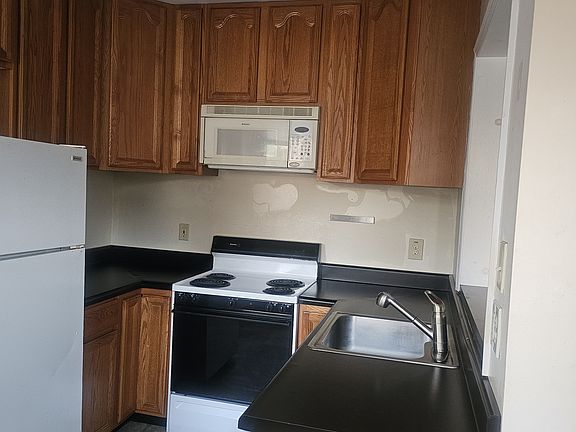 3rd image of 1363 Gorsuch Ave Floor 2