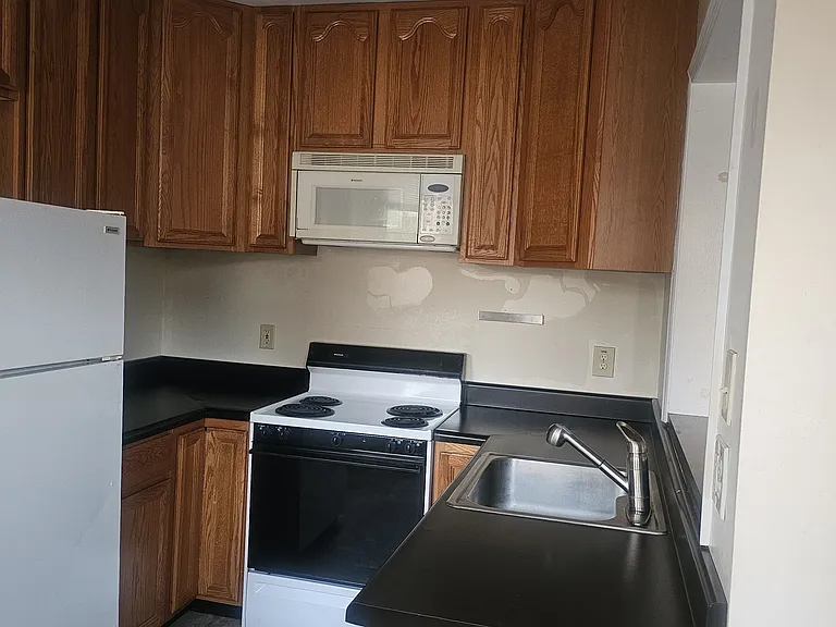 1363 Gorsuch Ave #2 — Photo 3