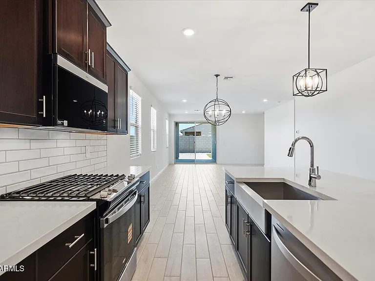 15875 W Cottontail Ln — Photo 36
