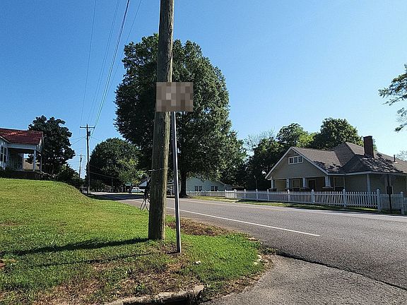 5th image of 1000 Jackson Ave N