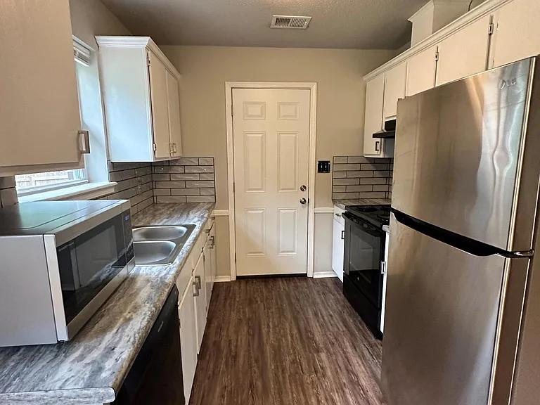 409 Boulder Dr — Photo 3