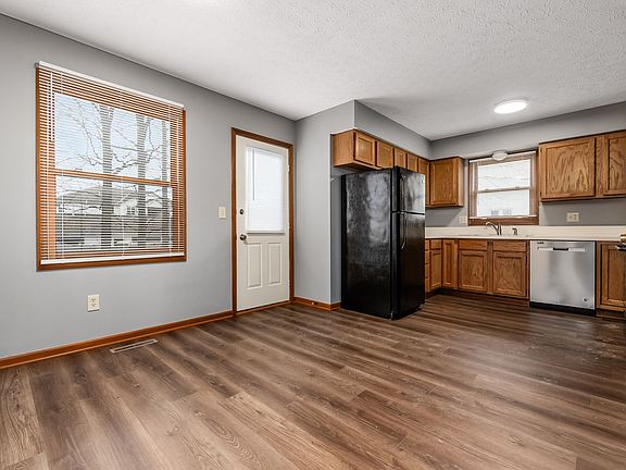 4th image of 8308 Talia Ct