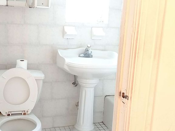 2nd image of 3265 47th St