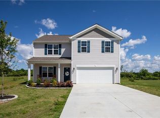 211 Acacia Ct, Lexington, NC 27295