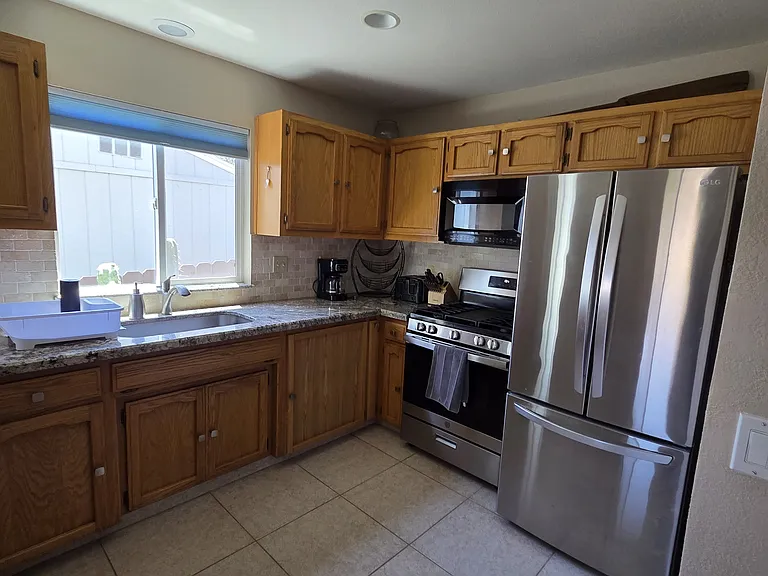 1745 Arliss Dr — Photo 7
