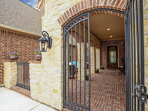 4th image of 20335 Knights Branch Dr