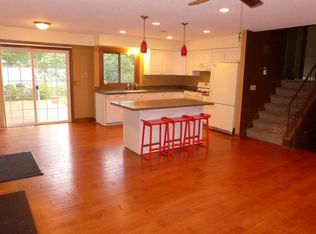 6600 Stratford Rd, Woodbury, MN 55125