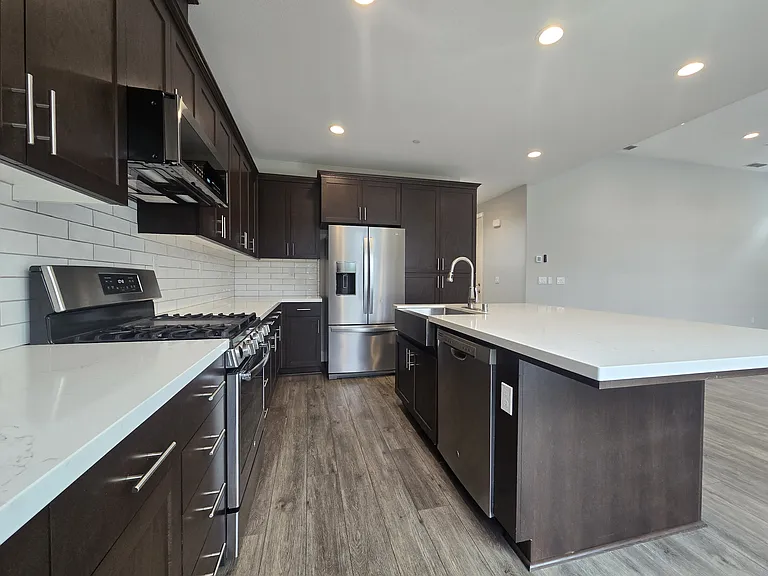 1429 Brody Bird Ln — Photo 24