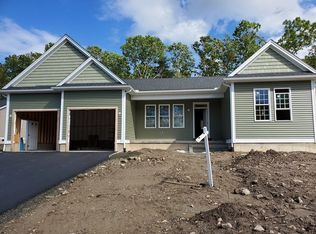 29 Lyon Grn, South Hadley, MA 01075