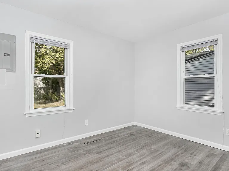 127 E Hazelhurst St #127 — Photo 13