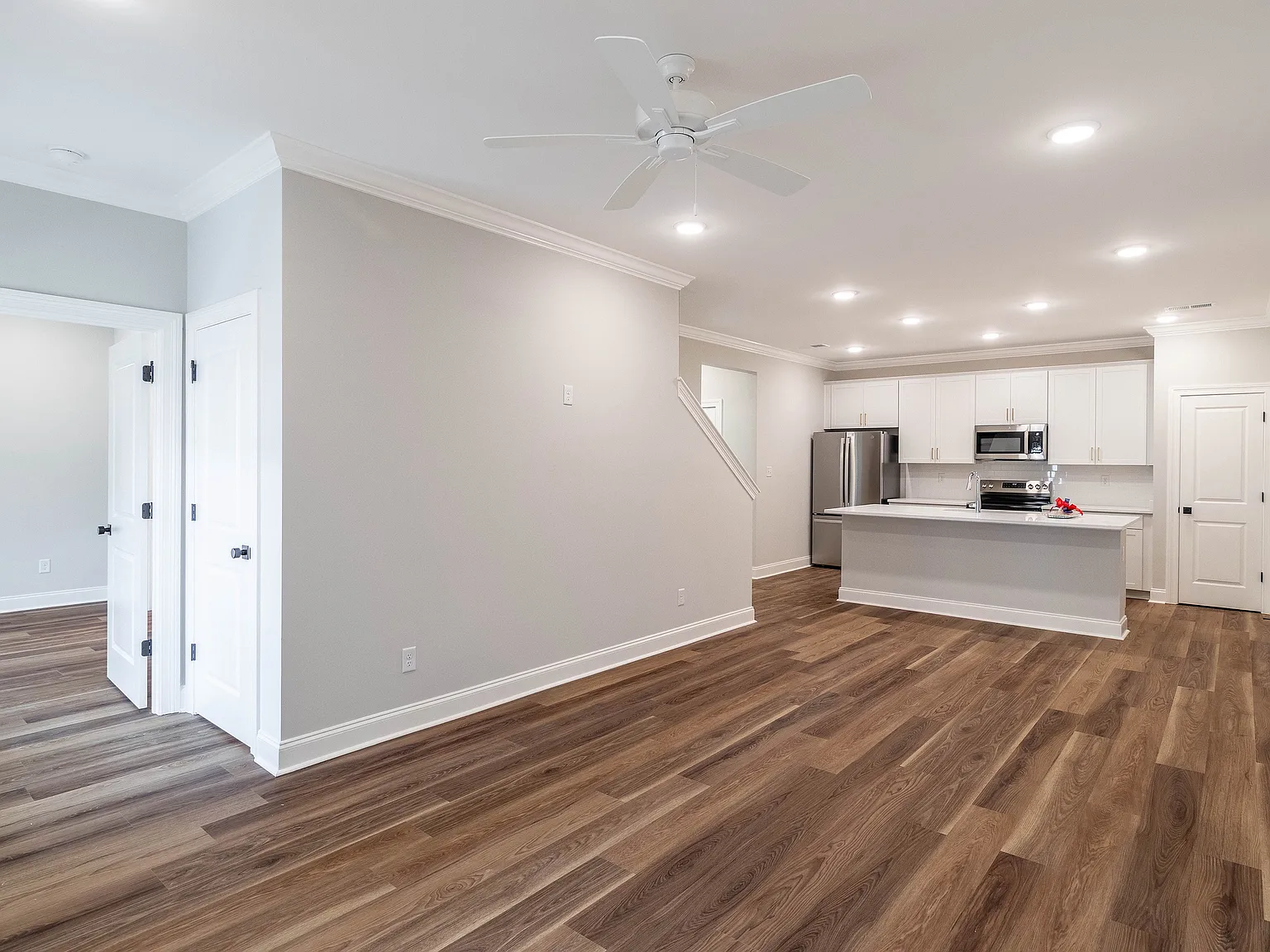 3 bed, 3.5 bath, 1620 sqft, $2,800 — Photo 3