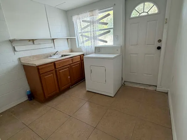 4404 Bayano St #1, North Pt, FL 34287