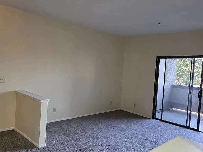 1256 Stanhope Ln — Photo 7