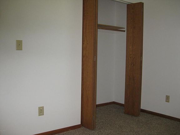 5th image of 1612 34th Ave E