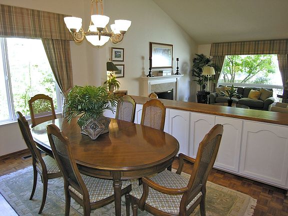 Formal Dining