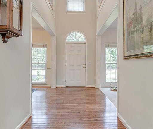 4th image of 8566 Fisher Woods Dr