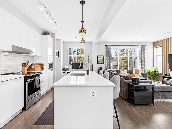 3rd image of 11295 Pazarena Pl #801