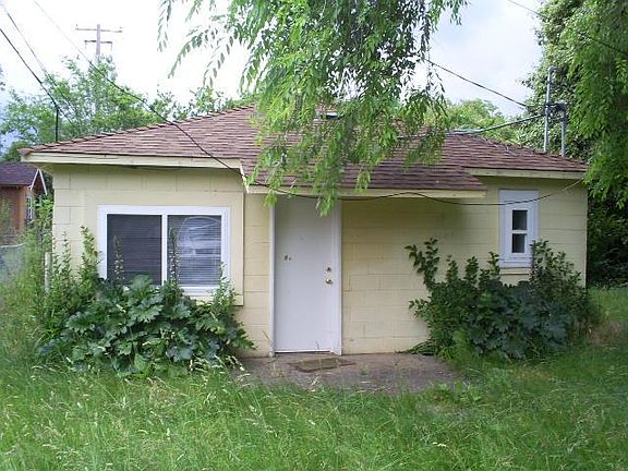 4th image of 2406 American Ave