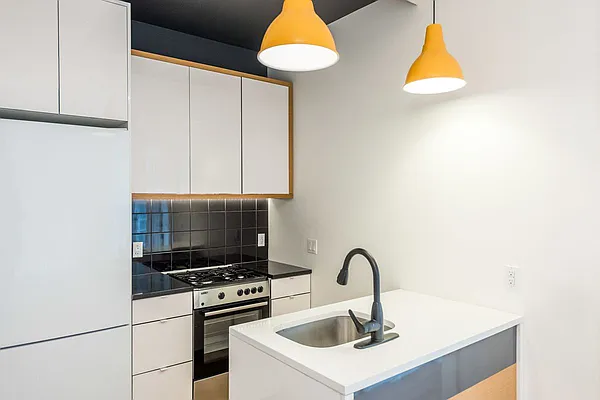 Rented by Lodger Corp | media 14