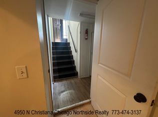Tinas Towers, Chicago, IL 60625