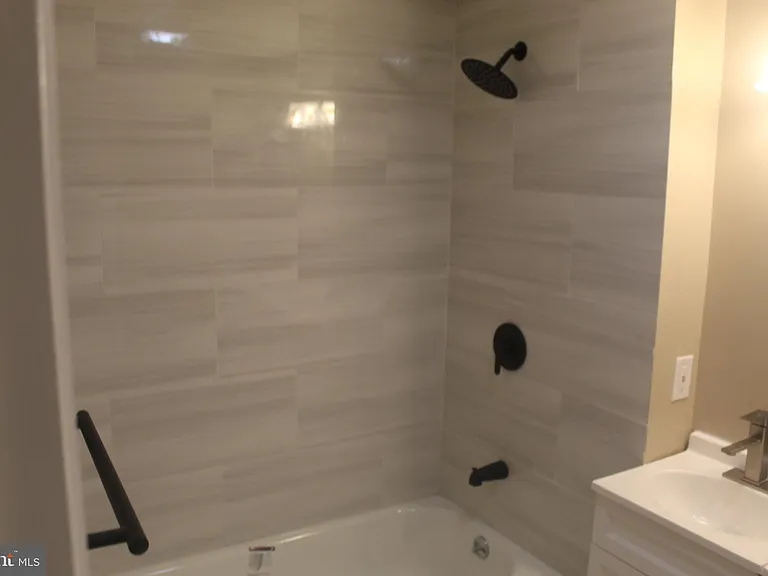 446 Goethe St — Photo 22