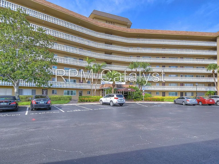 8950 Park Blvd #310 — Photo 33