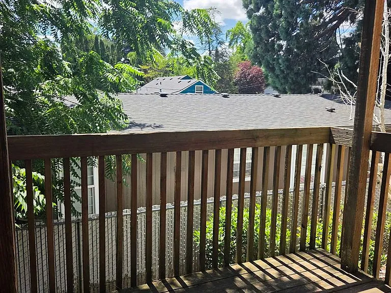 5110 10th Ave NE — Photo 10