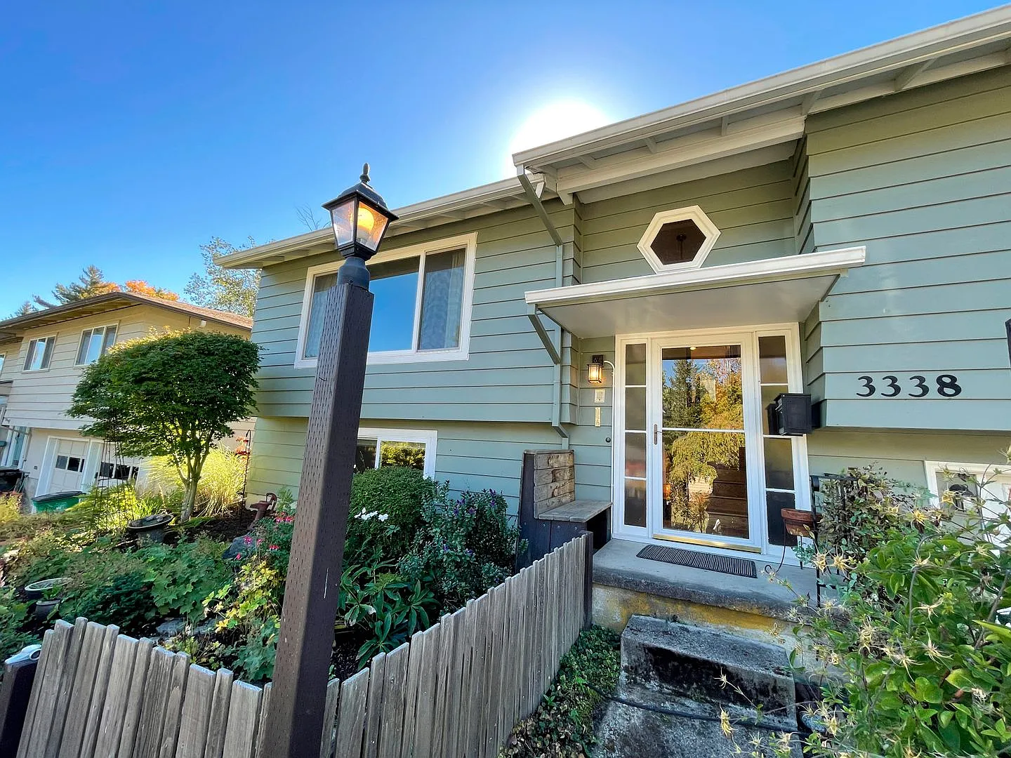 Gardener's Paradise! Gorgeous Split-Level Home Near Multnomah Village — Photo 3