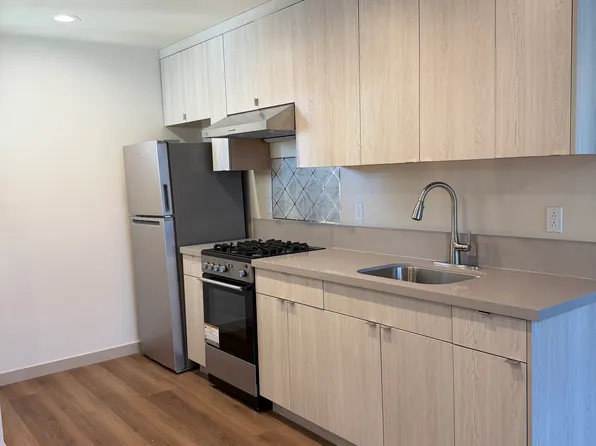 732 S San Antonio Ave, Pomona, CA 91766