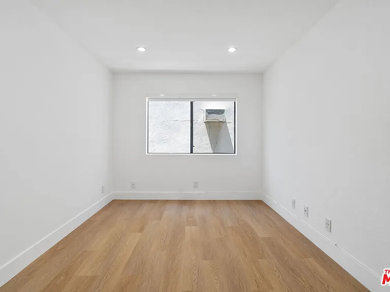 3939 Moore St #204 — Photo 16
