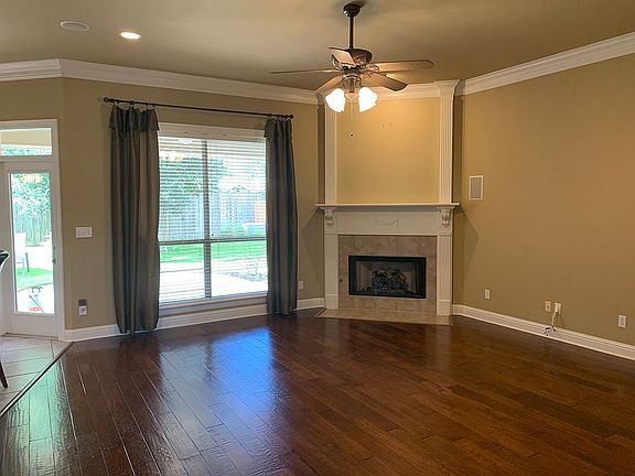5th image of 464 Grand Oaks Dr