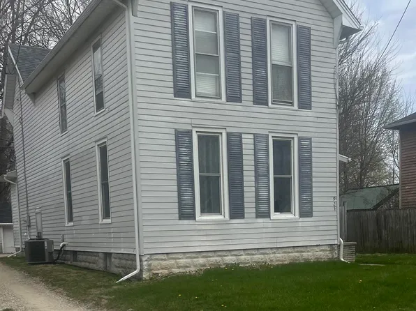 928 Division St, Huntington, IN 46750