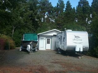 13 Village St, Florence, OR 97439