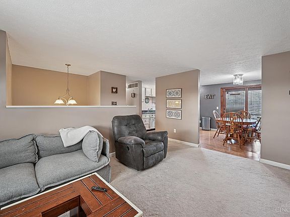5th image of 4636 Blackberry Ln