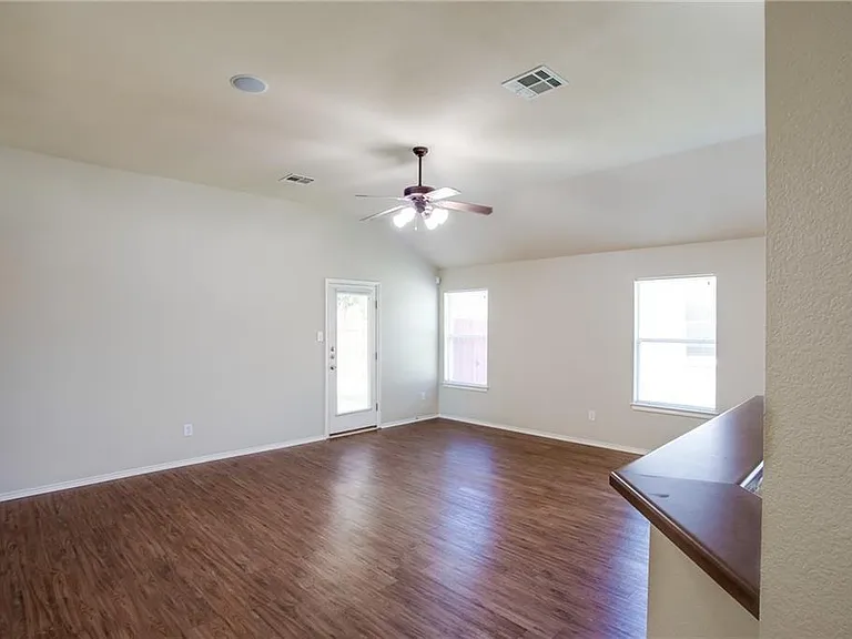 1200 Rainbow Parke Dr — Photo 11