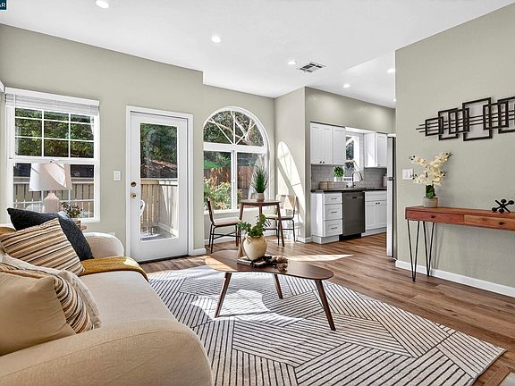 4th image of 603 Forest Run