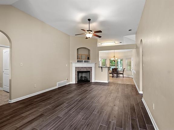 4th image of 235 Garden Springs Dr