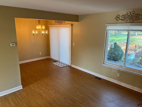 3rd image of 18406 Jamestown Cir #406
