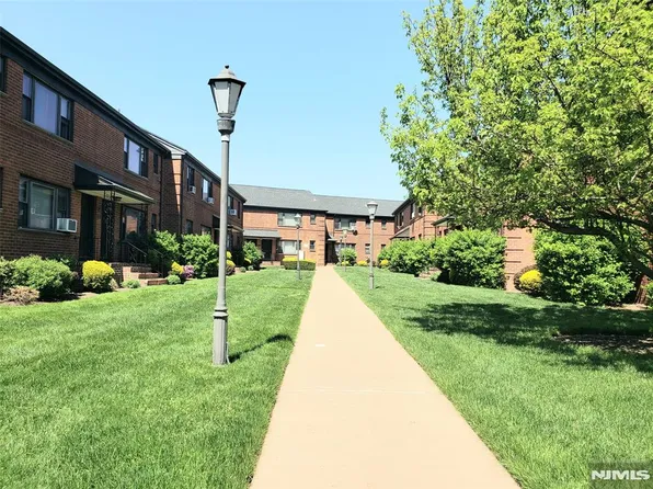 2161B N Central Rd APT B, Fort Lee, NJ 07024