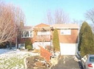 555 Somerville Dr, Pittsburgh, PA