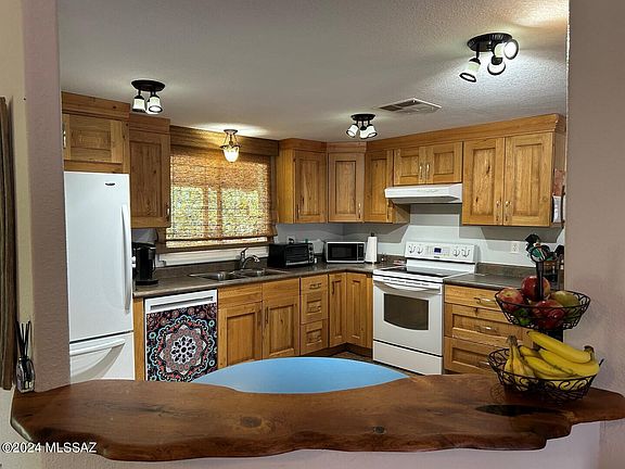 3rd image of 12089 W Saguaro Park Ln