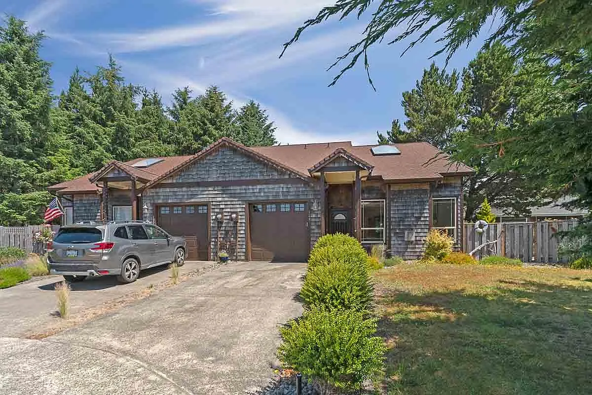 2 bed, 2.5 bath, 1568 sqft, $2,500 — Photo 1