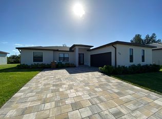 920 SW 36th Ter, Cape Coral, FL 33914