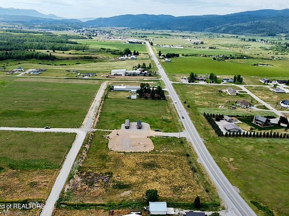 3rd image of 2 Acres Hwy #89