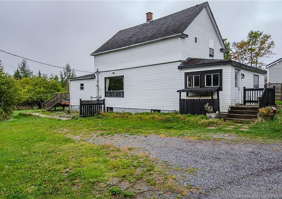1st image of 2740 Loch Lomond Rd