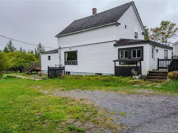 2740 Loch Lomond Rd, Saint John, NB E2N 1A7