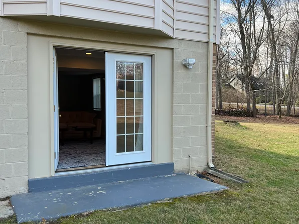 10906 Equestrian Ct, Reston, VA 20190