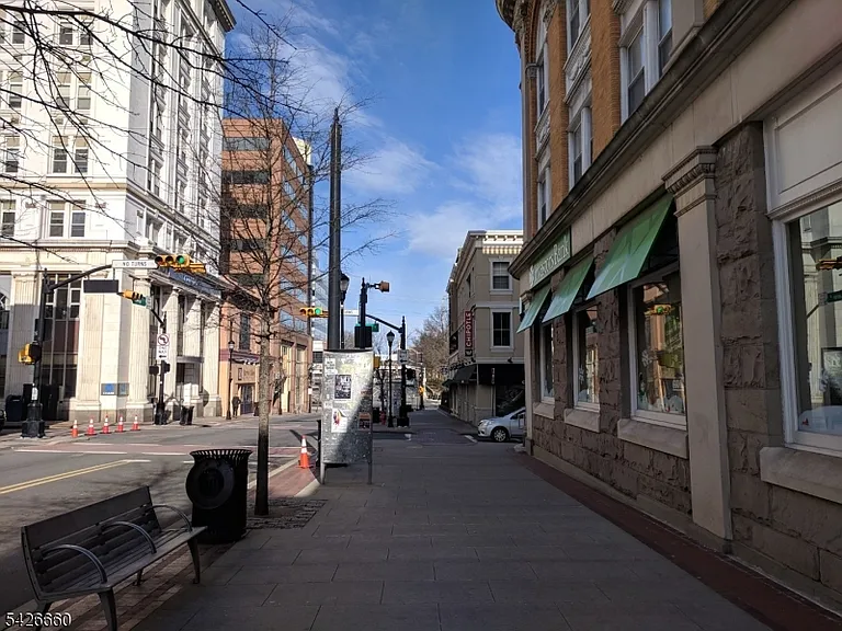 385 George St #2B — Photo 34
