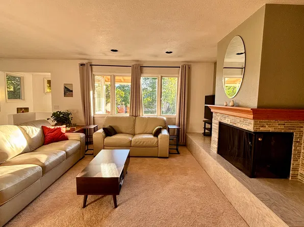 2826 Redwood Pl, Anchorage, AK 99508