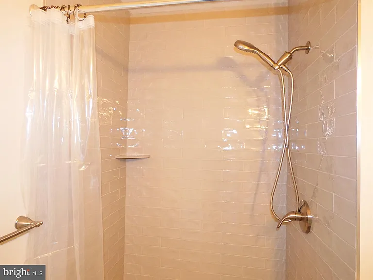 4128 Hamlin Ct — Photo 54